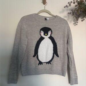 H&M  Gray Sweater with‎ adorable Penguin Design- small